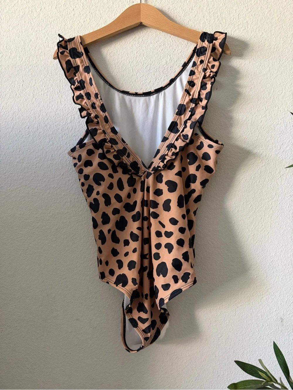 Kids Animal Print One Piece V-Neck Swimsuit with Ruffle Shoulders-Leopard Print